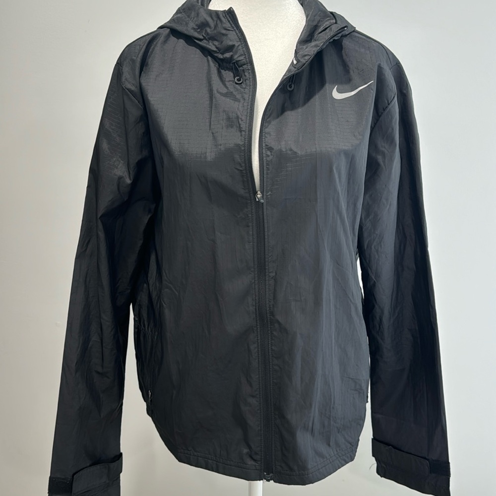 Nike Women's Essential Run Jacket Windbreaker Reflective